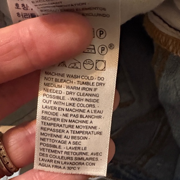 2/$10
Levi’s jeans shorts distressed High Rise 501  EUC button fly size 28 - Picture 8 of 11